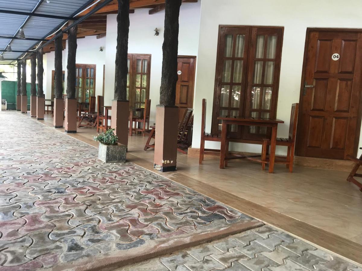 Paris Garden Resort Trincomalee Eksteriør bilde