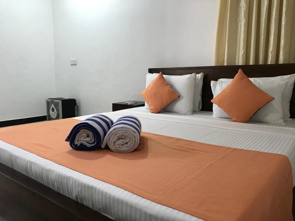 Paris Garden Resort Trincomalee Eksteriør bilde