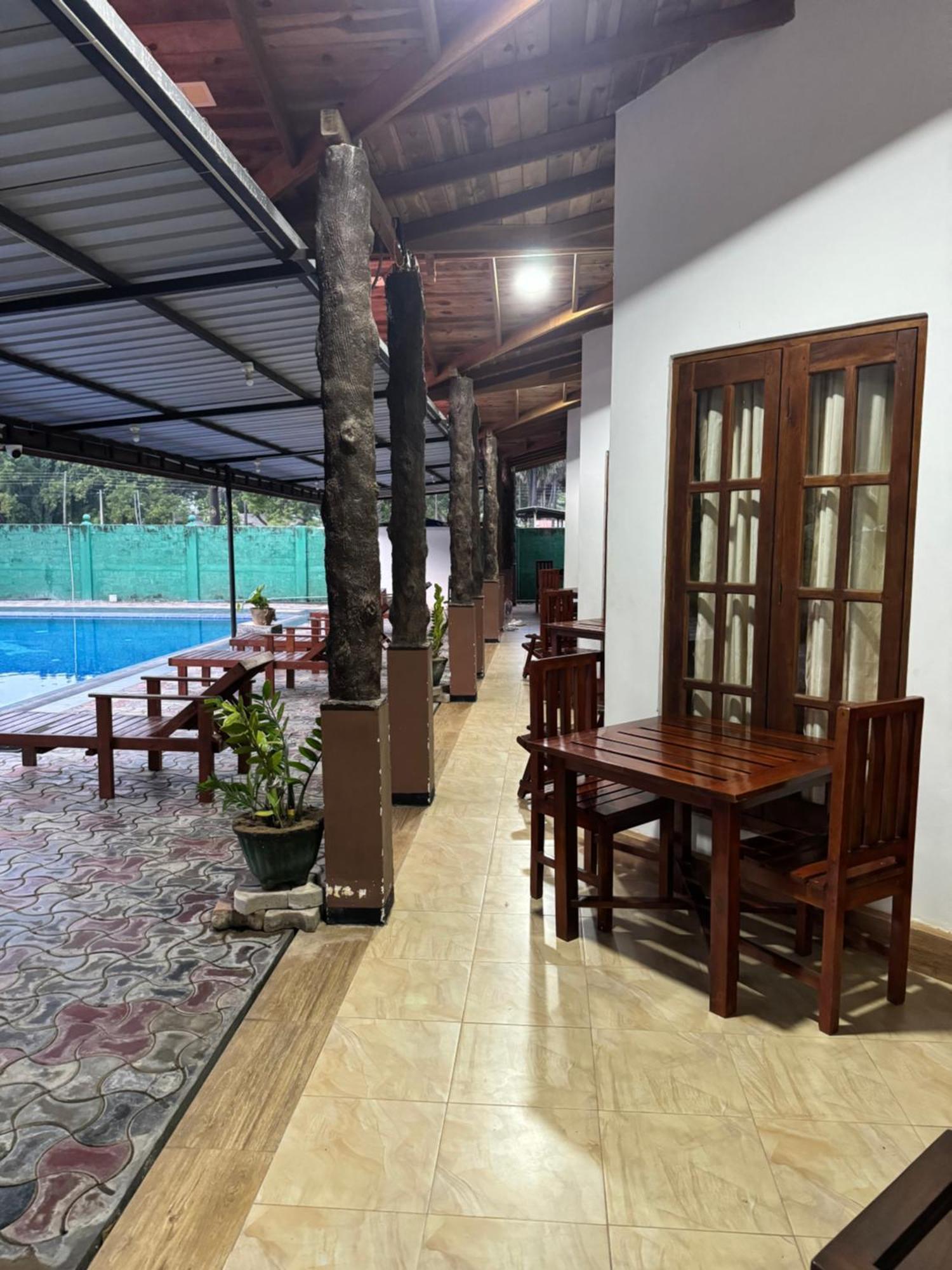 Paris Garden Resort Trincomalee Eksteriør bilde