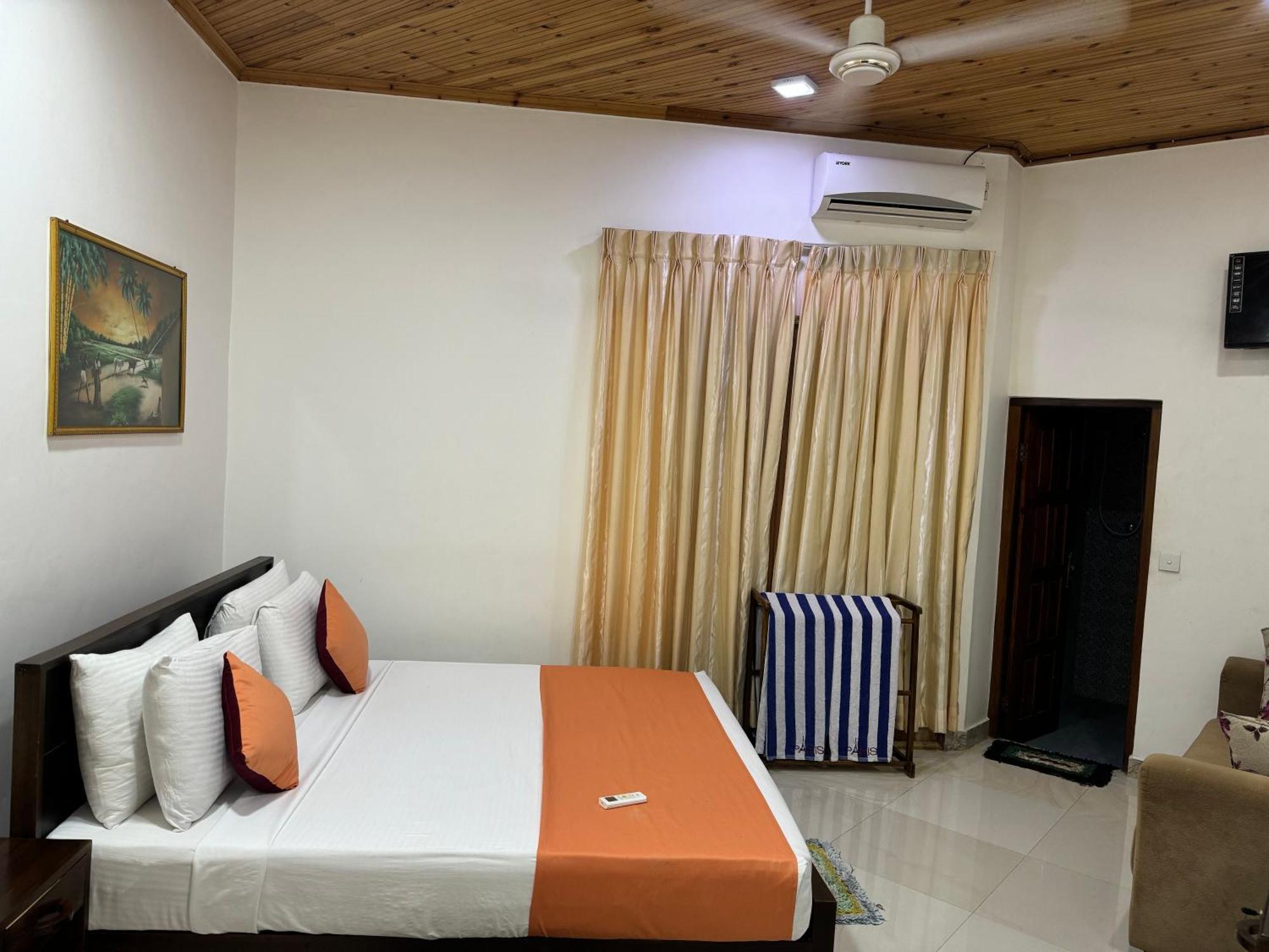 Paris Garden Resort Trincomalee Eksteriør bilde