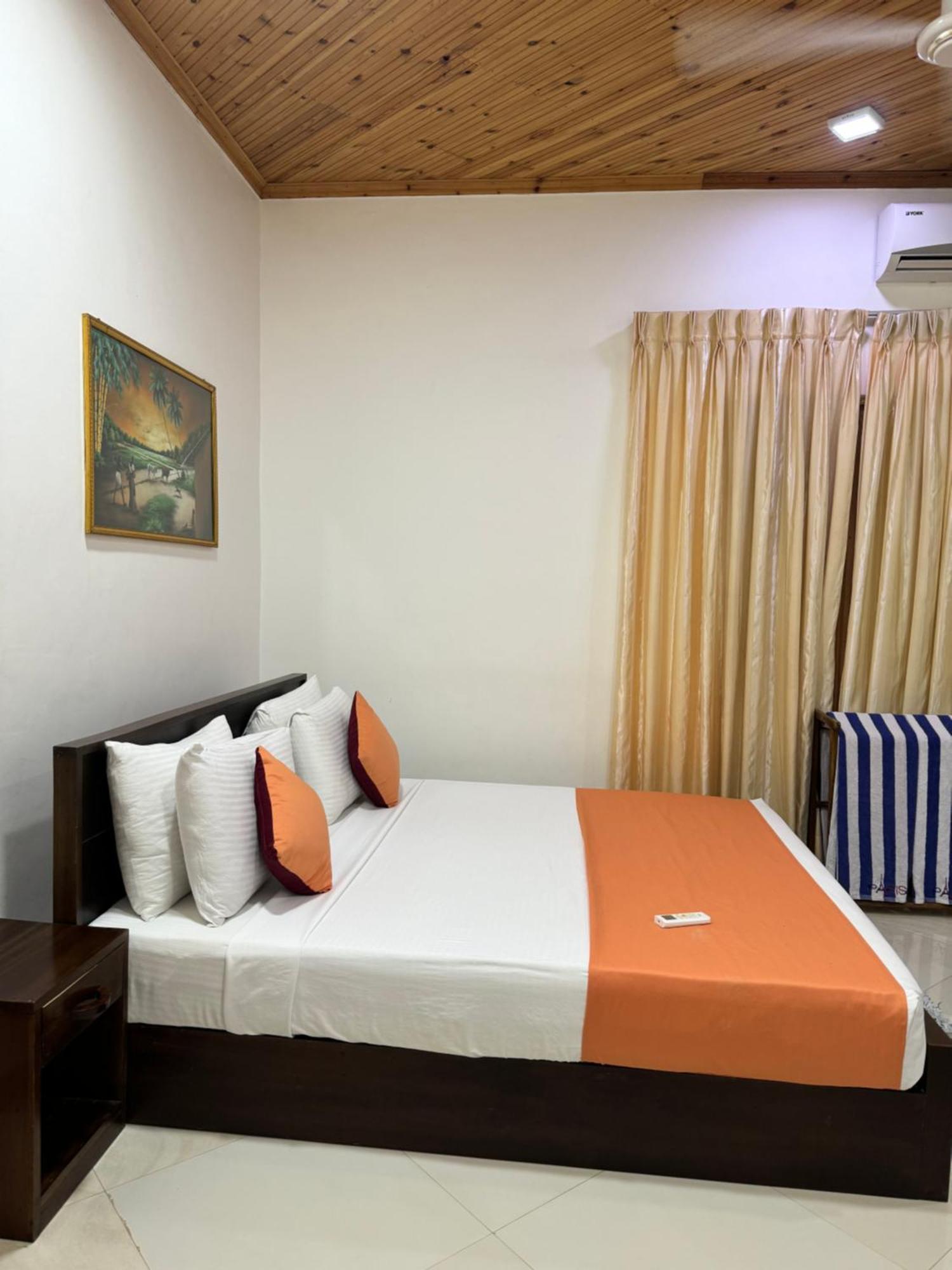 Paris Garden Resort Trincomalee Eksteriør bilde